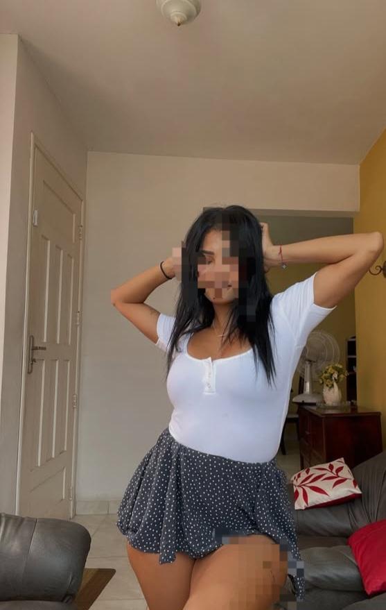 631486868: Chica busca chico en Barcelona