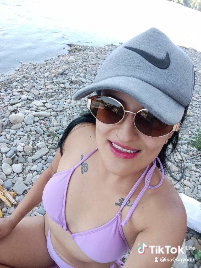 611257834: Chica busca chico en La Coruña