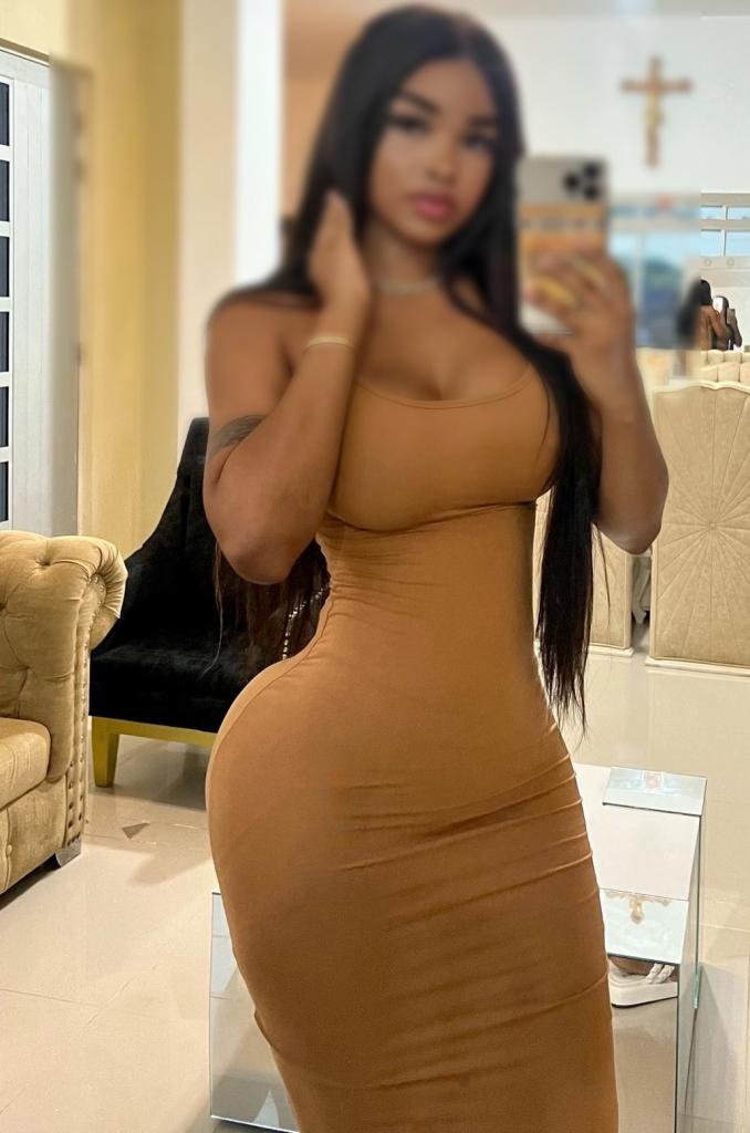 614742653: Chica busca chico en Málaga