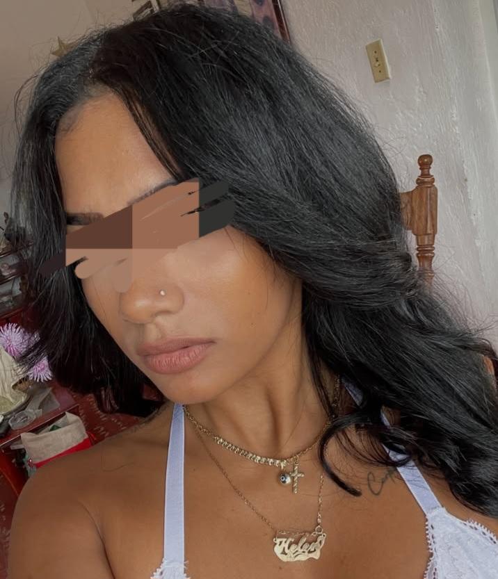 631486868: Chica busca chico en Barcelona