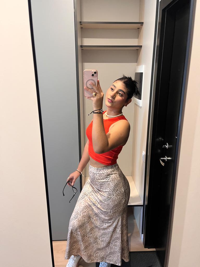 743043493: Chica busca chico en Madrid