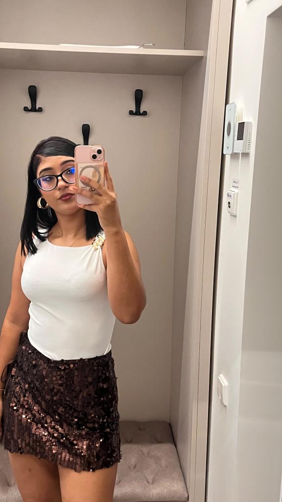 743043493: Chica busca chico en Madrid