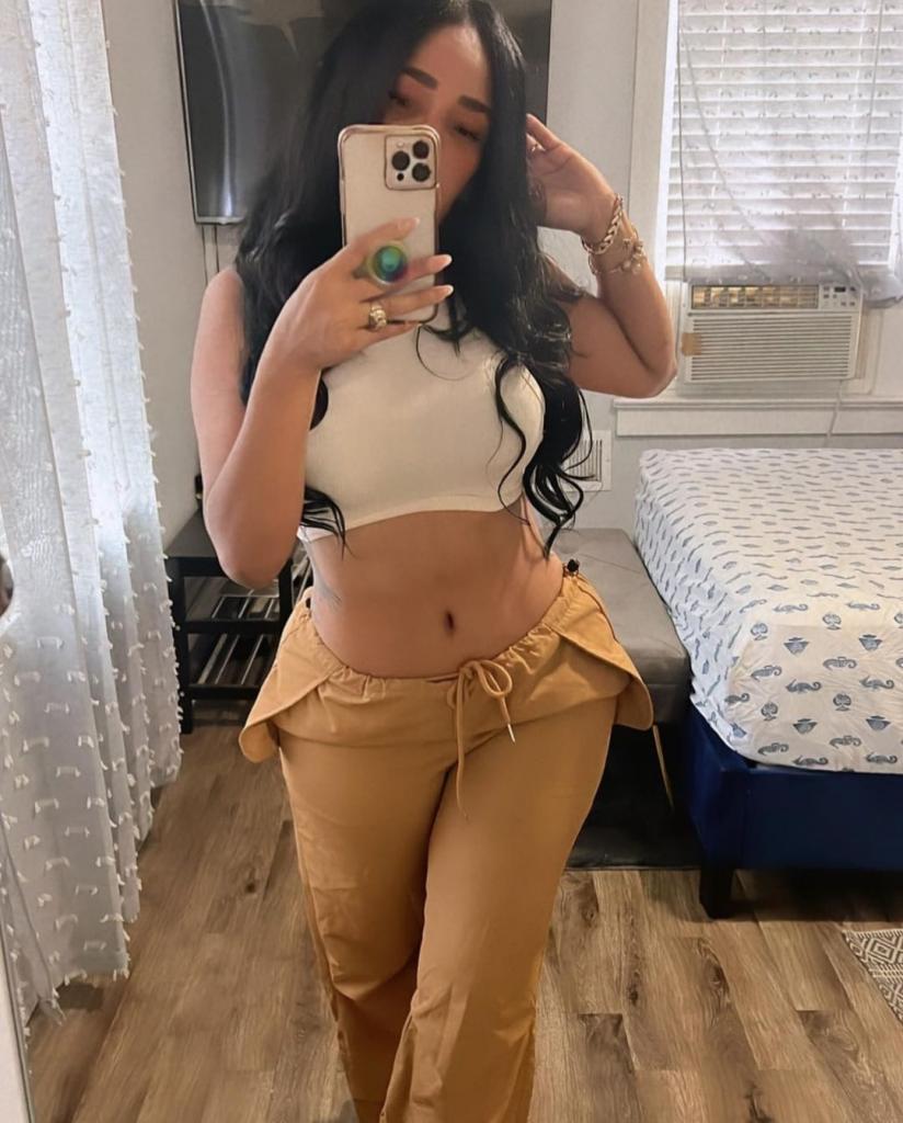 604915220: Chica busca chico en Sevilla