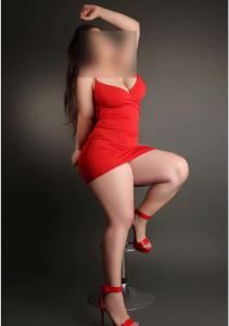 647356773: Chica busca chico en Murcia