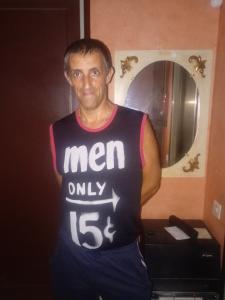 617510477: Chica busca chico en Barcelona