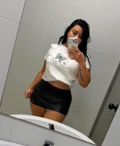 613573147: Chica busca chico en Barcelona