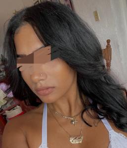 631486868: Chica busca chico en Barcelona