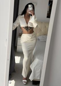 613343175: Chica busca chico en Barcelona