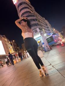 613231503: Chica busca chico en Madrid