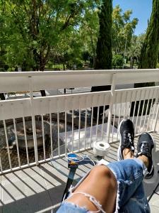 611247879: Chica busca chico en Granada