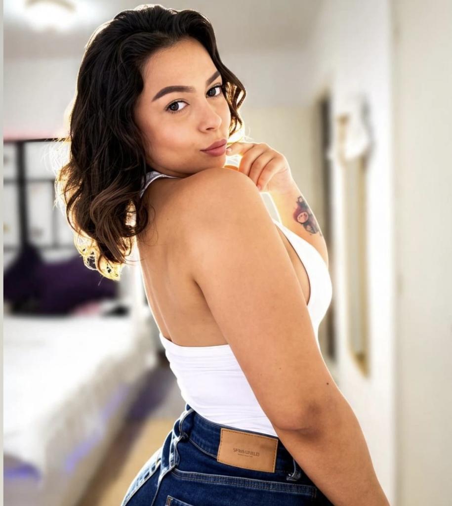 Chica busca chico en Valencia: Chica busca chico