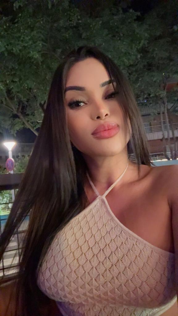 697517058: Chica busca chico en Castellón