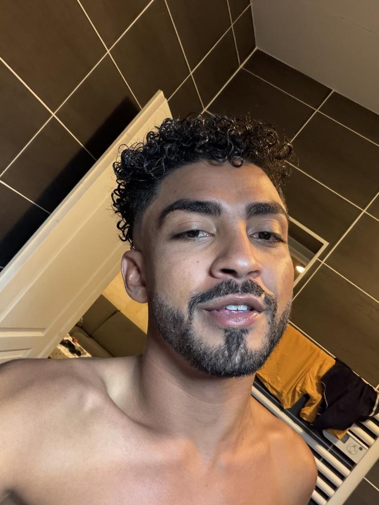 617263270: Chico busca chica en Ibiza