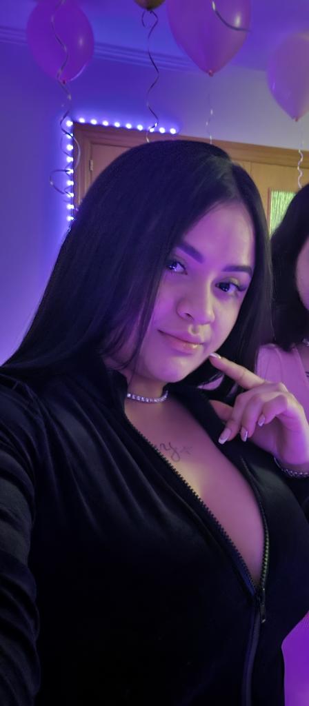 631713974: Chica busca chico en Lérida