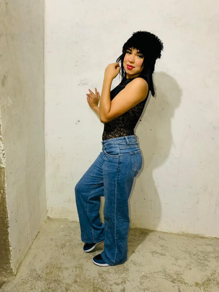 614579814: Chica busca chico en Málaga
