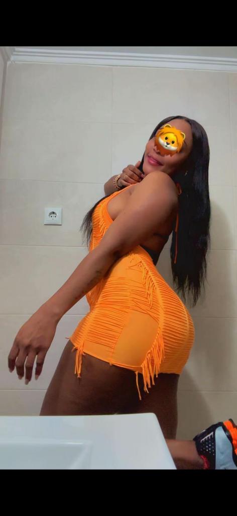 Chica busca chico en Cádiz: 