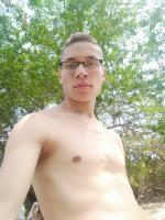 601677424: Chico busca chica en Málaga