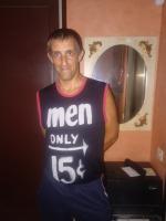 617510477: Chica busca chico en Barcelona