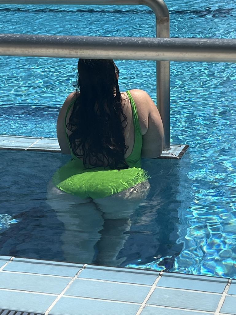 Chica busca chico en Almería: 