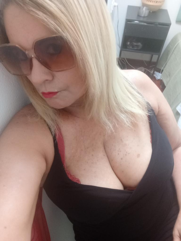 Chica busca chico en Orense: 
