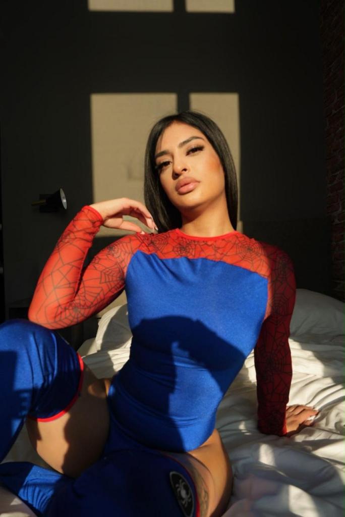 Chica busca chico en Barcelona: 