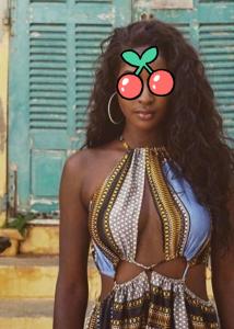 692405597: Chica busca chico en Barcelona