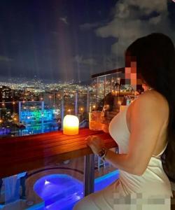 613839429: Chica busca chico en Valencia