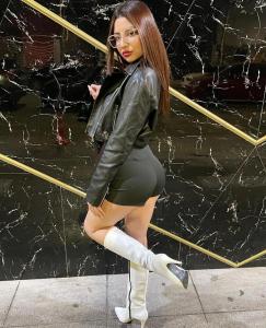 621489676: Chica busca chico en Ibiza