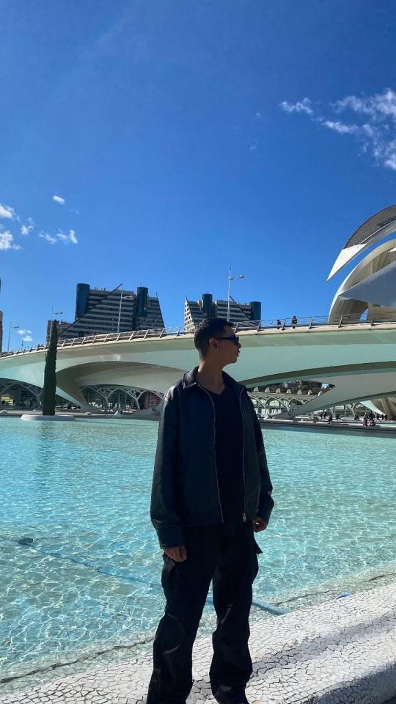 610965843: Chico busca chica en Valencia