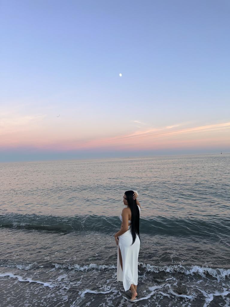 745007340: Chica busca chico en Alicante