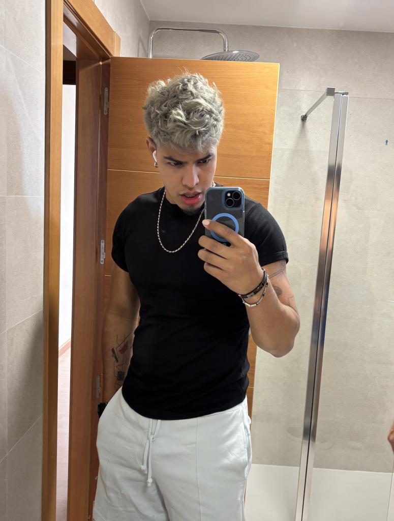Chico busca chica en Granada: 