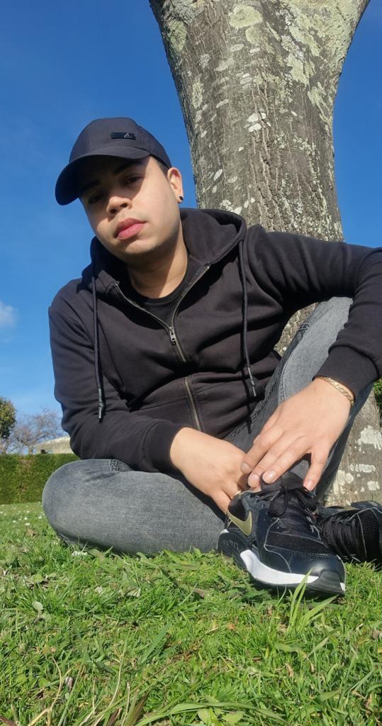 623562269: Chico busca chica en Pontevedra