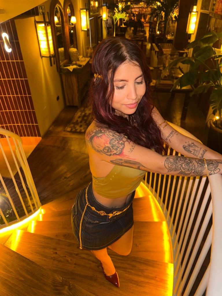 Chica busca chico en Almería: 