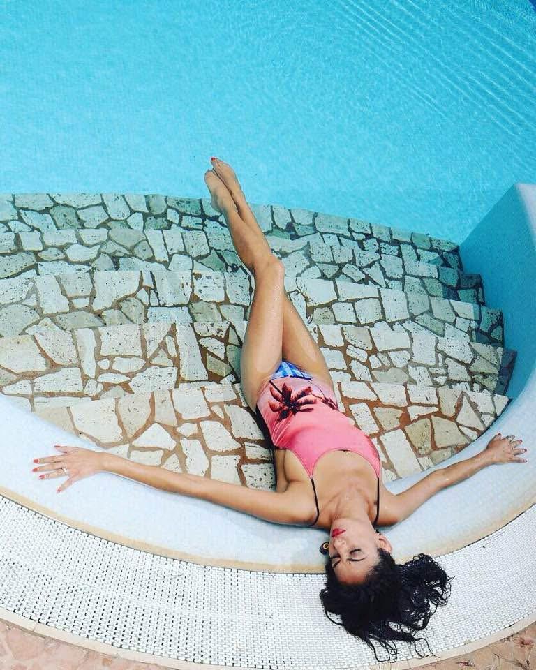 613503977: Chica busca chico en Ibiza