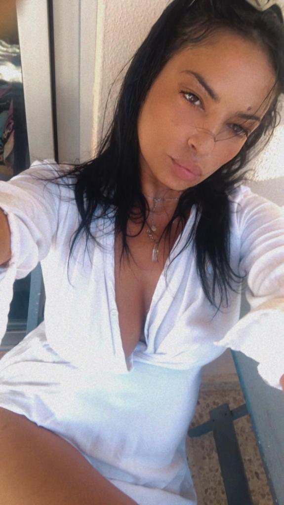 Chica busca chico en Ibiza: Chica busca chico