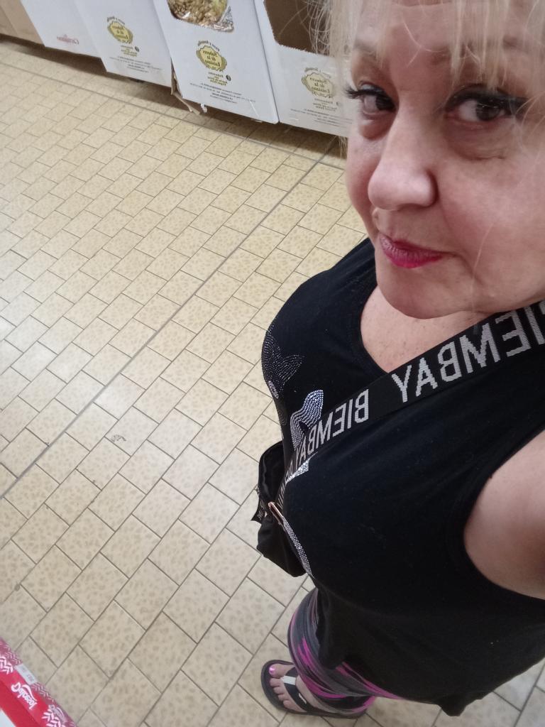 Chica busca chico en Huelva: 