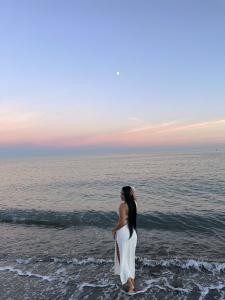 745007340: Chica busca chico en Alicante