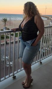 697338060: Chica busca chico en Valencia