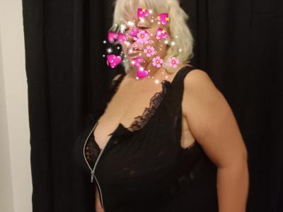 698426711: Chica busca chico en Ibiza