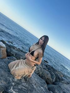 670359342: Chica busca chico en Málaga