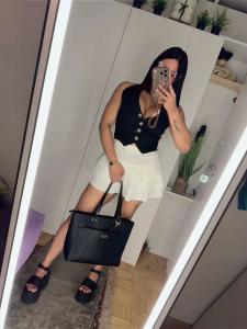 667478355: Chica busca chico en Madrid