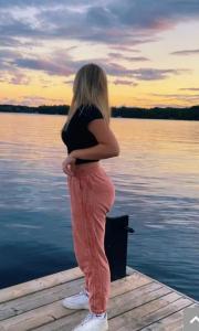 695288099: Chica busca chico en Tenerife