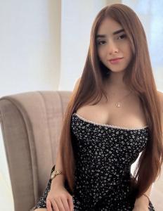 667414527: Chica busca chico en Gerona