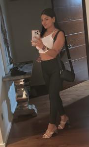 745092621: Chica busca chico en Ibiza