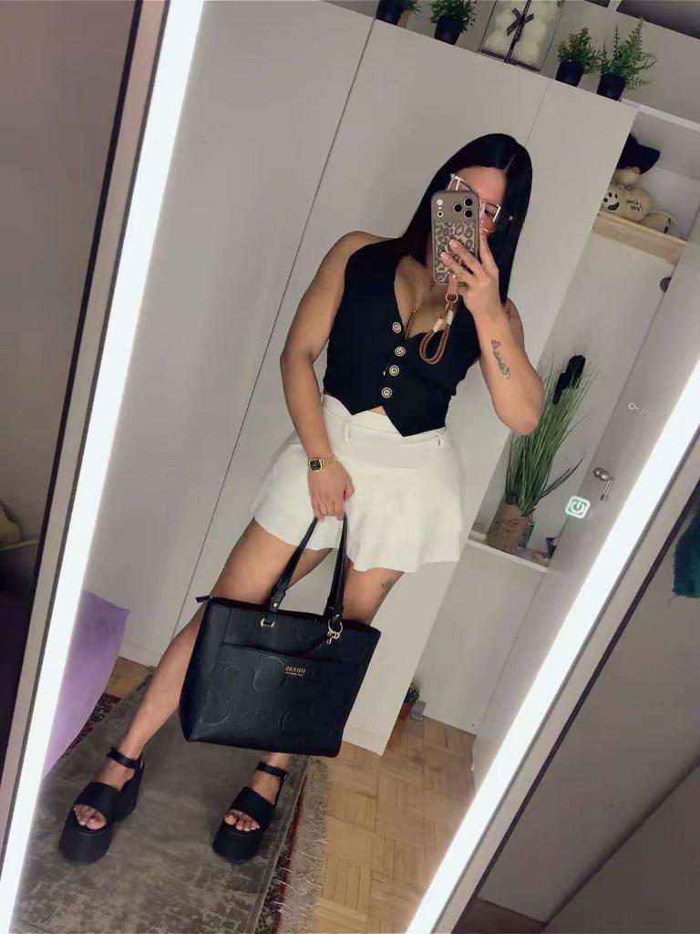 Chica busca chico en Madrid: Chica busca chico