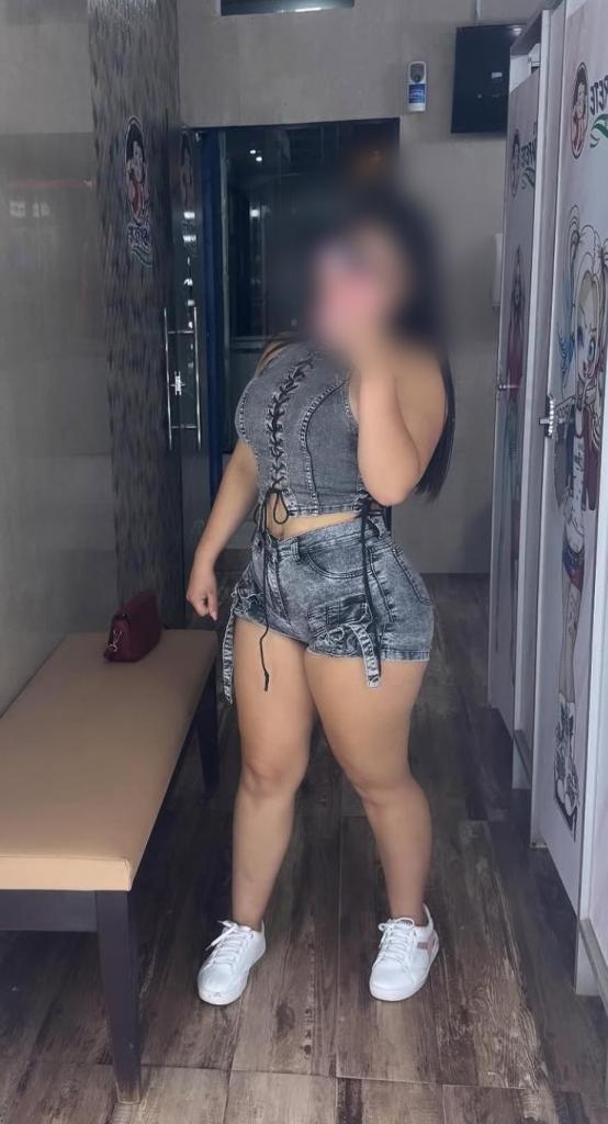 632834411: Chica busca chico en Navarra