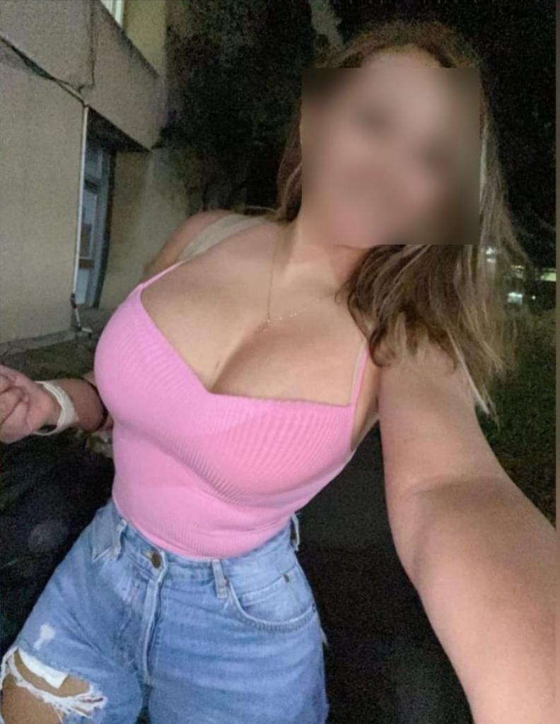 Chica busca chico en Almería: 