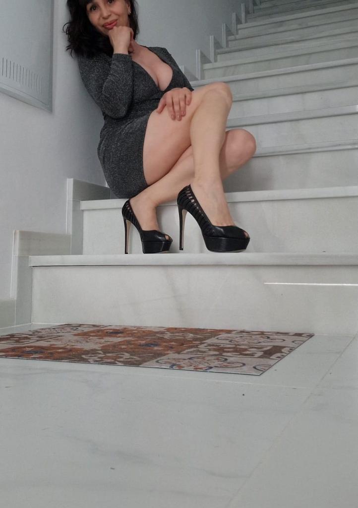 Chica busca chico en Almería: 
