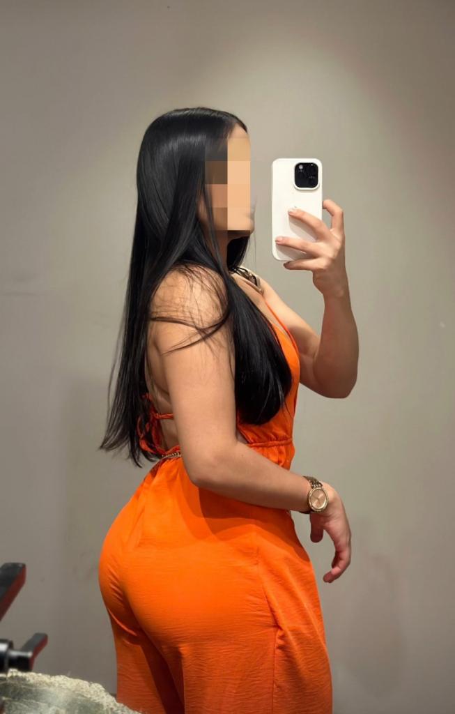 Chica busca chico en Ibiza: 