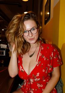 641126237: Chica busca chico en Gerona